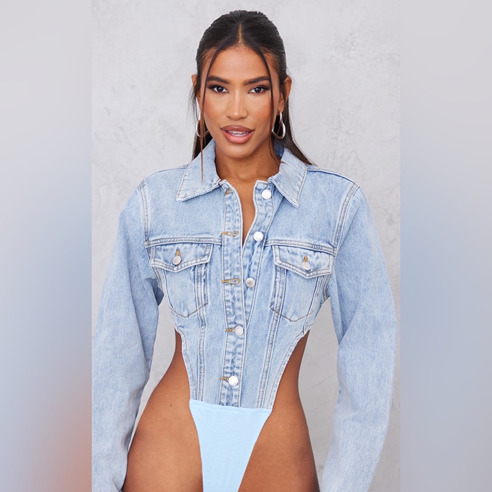 LIGHT BLUE WASH POCKET FRONT DENIM JACKET HIGH SIDE BODYSUIT